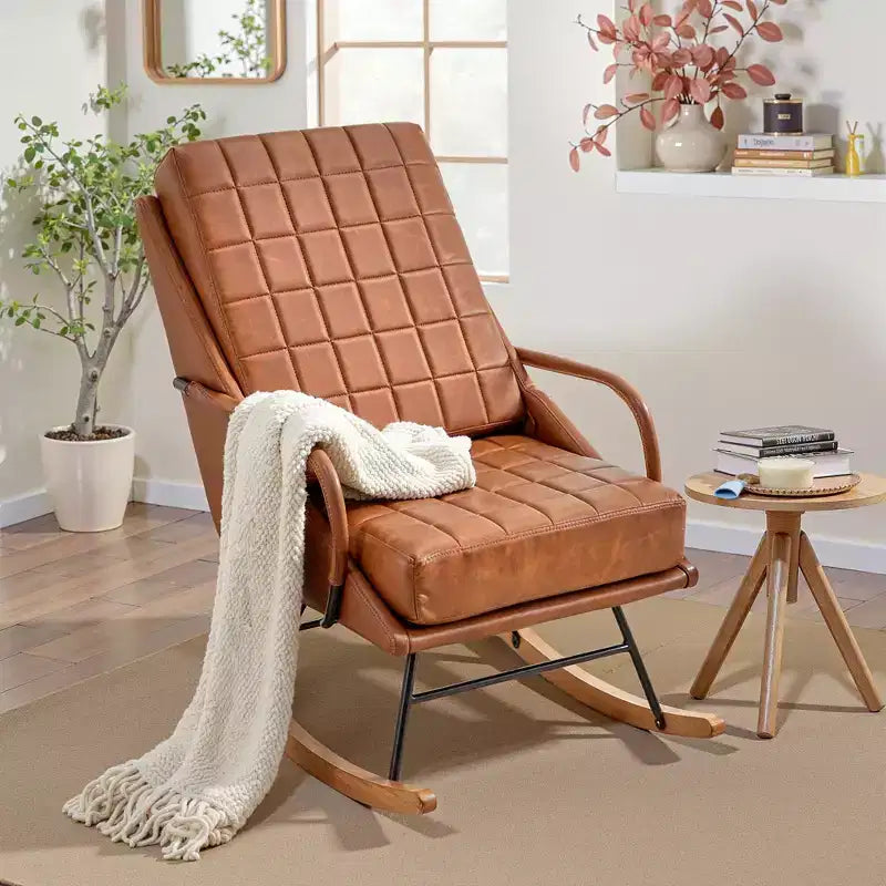 Sedia a dondolo in similpelle imbottita/tessuto Teddy, dondolo reclinabile moderno con sedile imbottito, base sicura in legno massello bianco/marrone