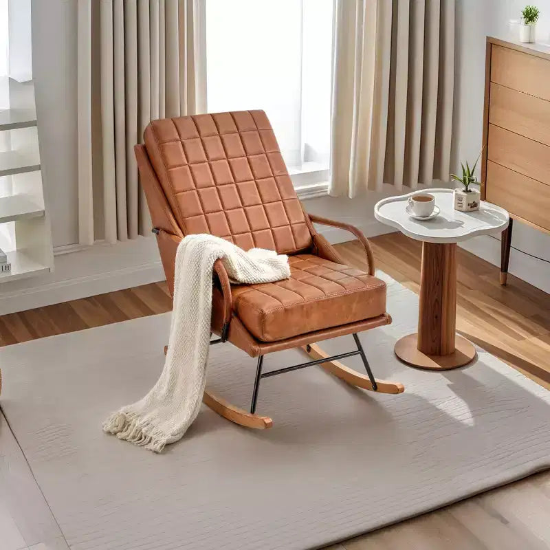 Sedia a dondolo in similpelle imbottita/tessuto Teddy, dondolo reclinabile moderno con sedile imbottito, base sicura in legno massello bianco/marrone
