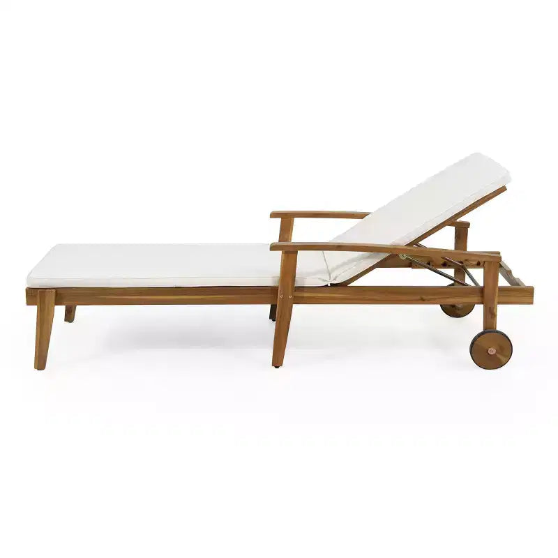 Sdraio da esterno in legno con schienale regolabile in 5 posizioni, lettino da piscina con ruote e cuscino resistente all'acqua per giardino e bordo piscina