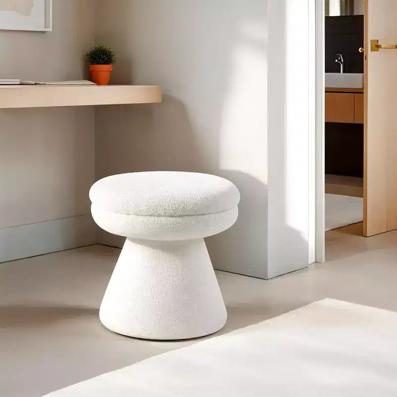 Sgabello d'accento a forma di fungo da 17,5", pouf rotondo in tessuto Teddy con base a piedistallo, pouf effetto montone per soggiorno, camera da letto, ingresso