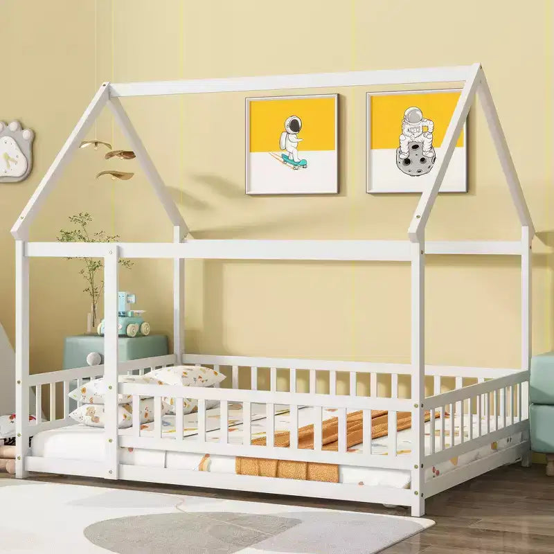 Letto a capanna a grandezza naturale con tetto, sponde di sicurezza, letto a capanna in legno con recinzione, non è richiesta la rete a doghe